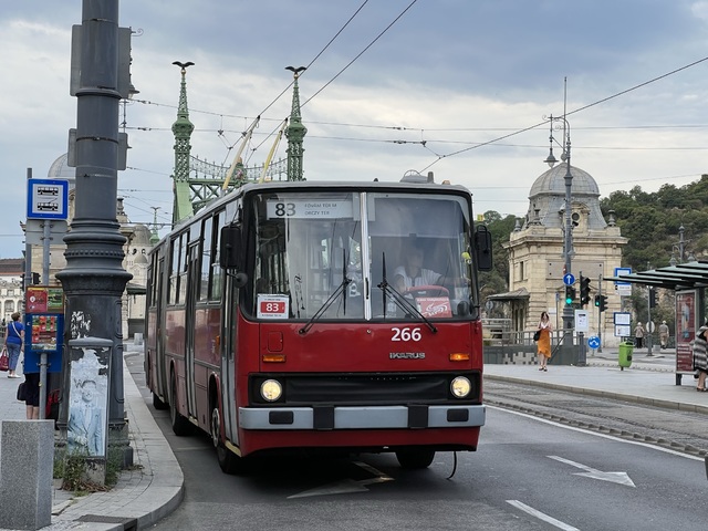 Foto van BKK Ikarus 280.94 266 Standaardbus door Stadsbus