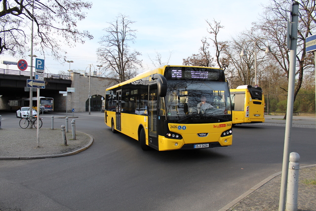 Foto van BVG VDL Citea LLE-120 2426 Standaardbus door bartjem