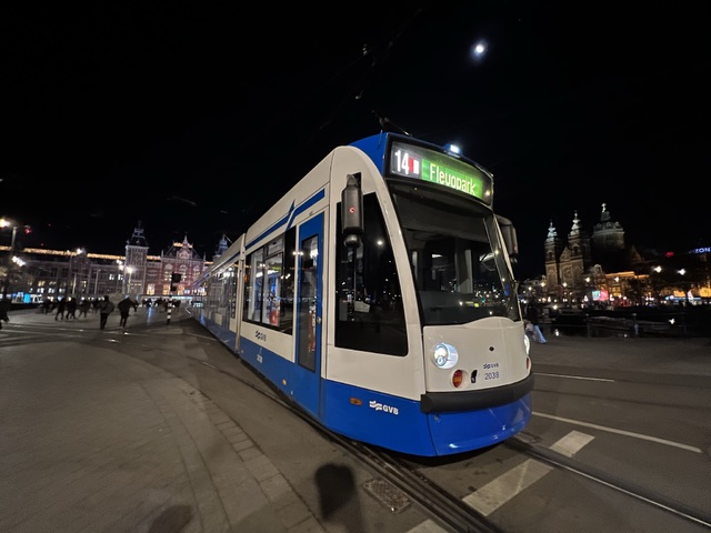 Foto van GVB Siemens Combino 2038 Tram door_gemaakt Stadsbus