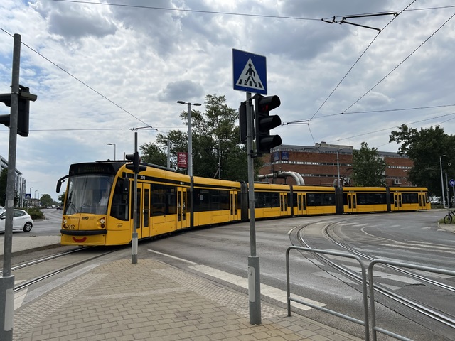 Foto van BKK Siemens Combino (2-richting) 2012 Tram door Stadsbus