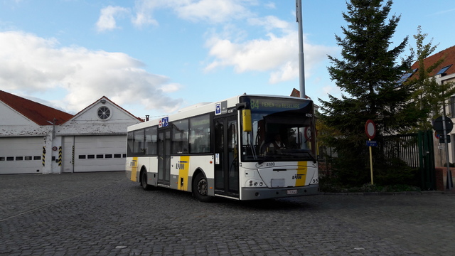 Foto van DeLijn Jonckheere Transit 2000 4590 Standaardbus door BusfanTom