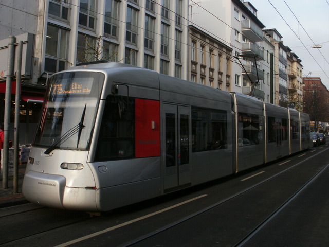 Foto van Rheinbahn NF8U 3325 Tram door_gemaakt Perzik