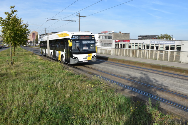 Foto van DeLijn VDL Citea SLFA-180 Hybrid 2697 Gelede bus door JanWillem