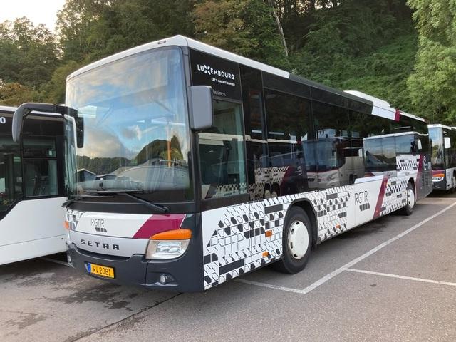 Foto van Wagener Setra S 415 LE Business 2081 Standaardbus door Leom