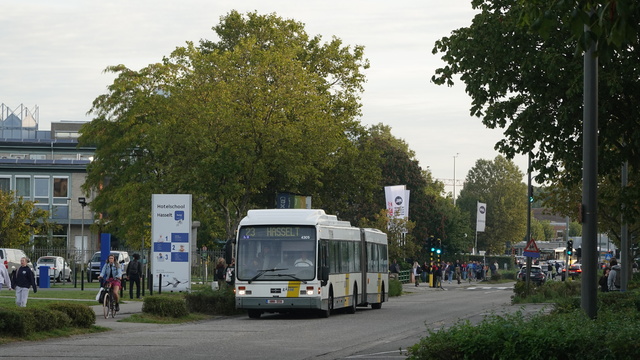 Foto van DeLijn Van Hool AG300 4305 Gelede bus door WDK6761G1