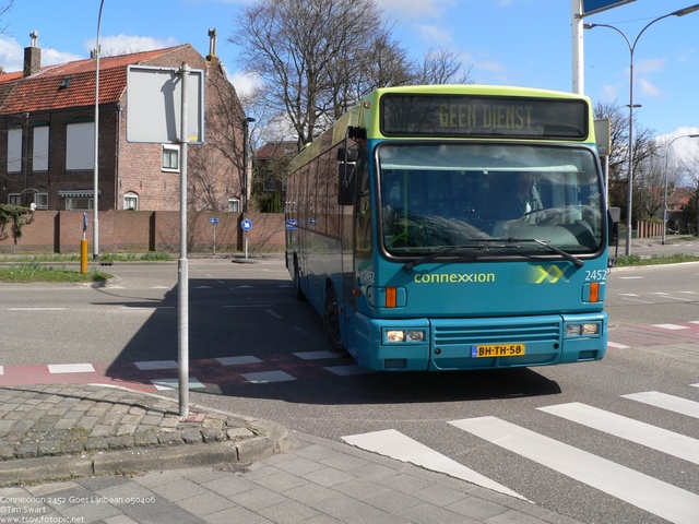 Foto van CXX Den Oudsten B95 2452 Standaardbus door tsov