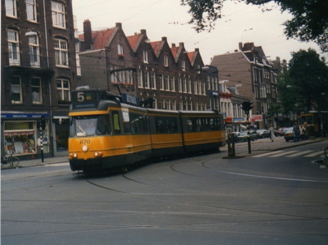 Foto van GVB 6G-Tram 670 Tram door Roel1953
