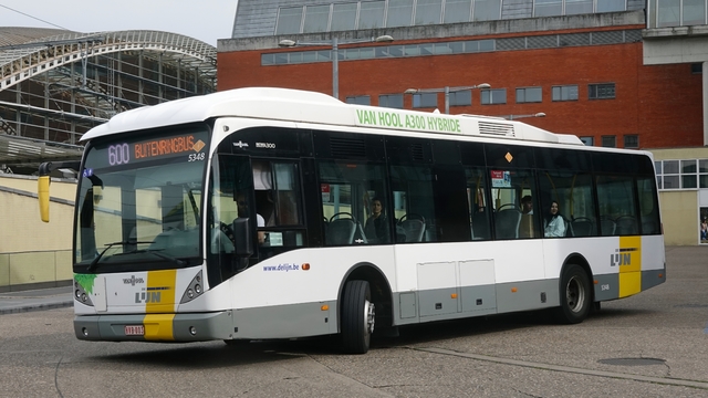 Foto van DeLijn Van Hool A300 Hybrid 5348 Standaardbus door WDK6761G1