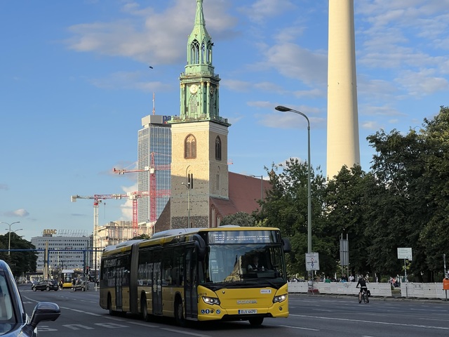 Foto van BVG Scania Citywide LFA 4479 Gelede bus door Stadsbus