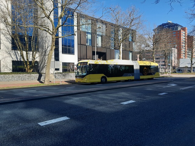 Foto van QBZ Heuliez GX437 ELEC 4807 Gelede bus door_gemaakt Stadtbahn70