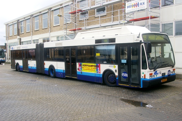 Foto van GVU Van Hool AG300 LPG 4586 Gelede bus door wyke2207