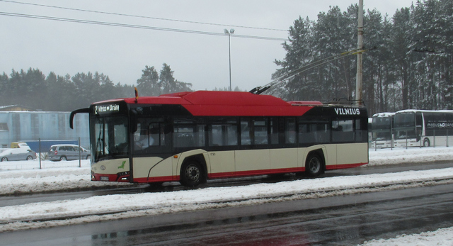 Foto van VVT Solaris Trollino 12 1723 Standaardbus door RKlinkenberg