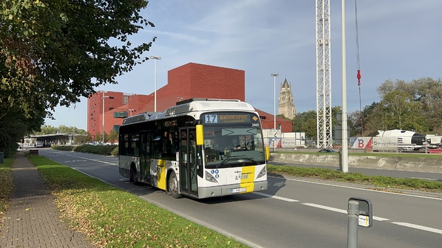 Foto van DeLijn Van Hool A309 Hybrid 2465 Midibus door Stadsbus