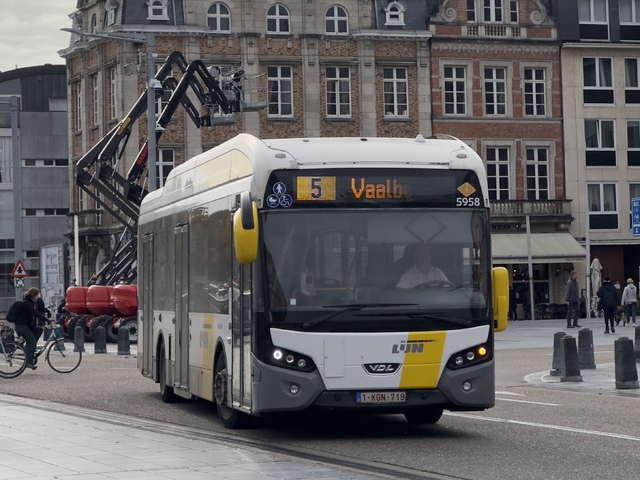 Foto van DeLijn VDL Citea SLF-120 Hybrid 5958 Standaardbus door Ovzuidnederland