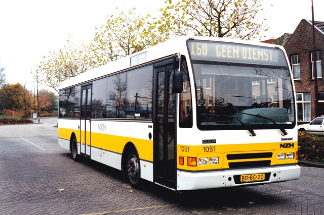 Foto van NZH Berkhof 2000NL 1051 Standaardbus door wyke2207