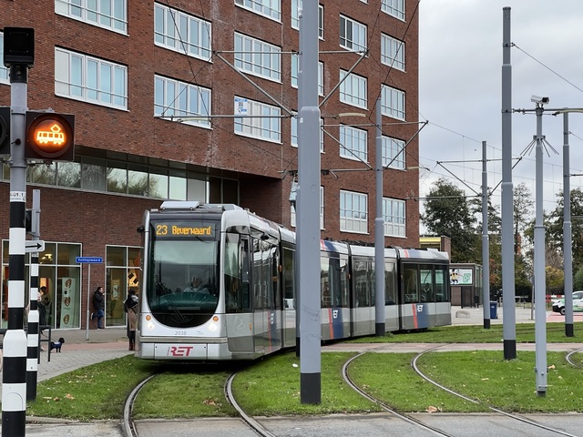 Foto van RET Rotterdamse Citadis 2038 Tram door Stadsbus