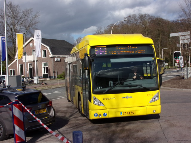 Foto van QBZ Van Hool AGG300 4203 Dubbelgelede bus door Lijn45