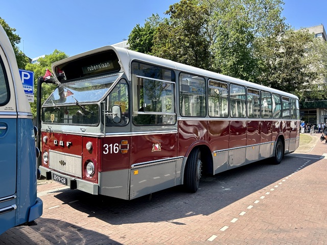 Foto van SGM DAF-Hainje CSA-I 316 Standaardbus door RemcovandenBosch