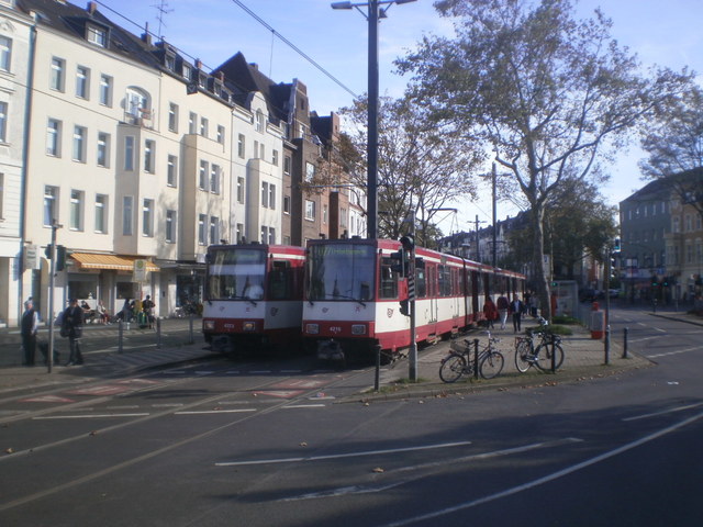Foto van Rheinbahn Stadtbahnwagen B 4215 Tram door Perzik