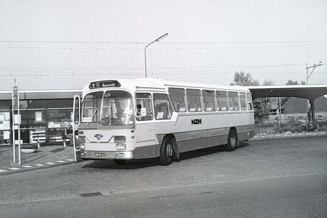 Foto van NZH Leyland-Den Oudsten Standaardstreekbus 5186 Standaardbus door StSo