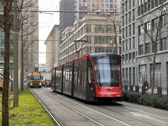 Foto van HTM Avenio 5020 Tram door_gemaakt Stadsbus