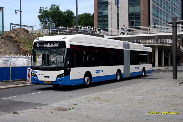Foto van GVB VDL Citea SLFA-180 Electric 2265 Gelede bus door fransang