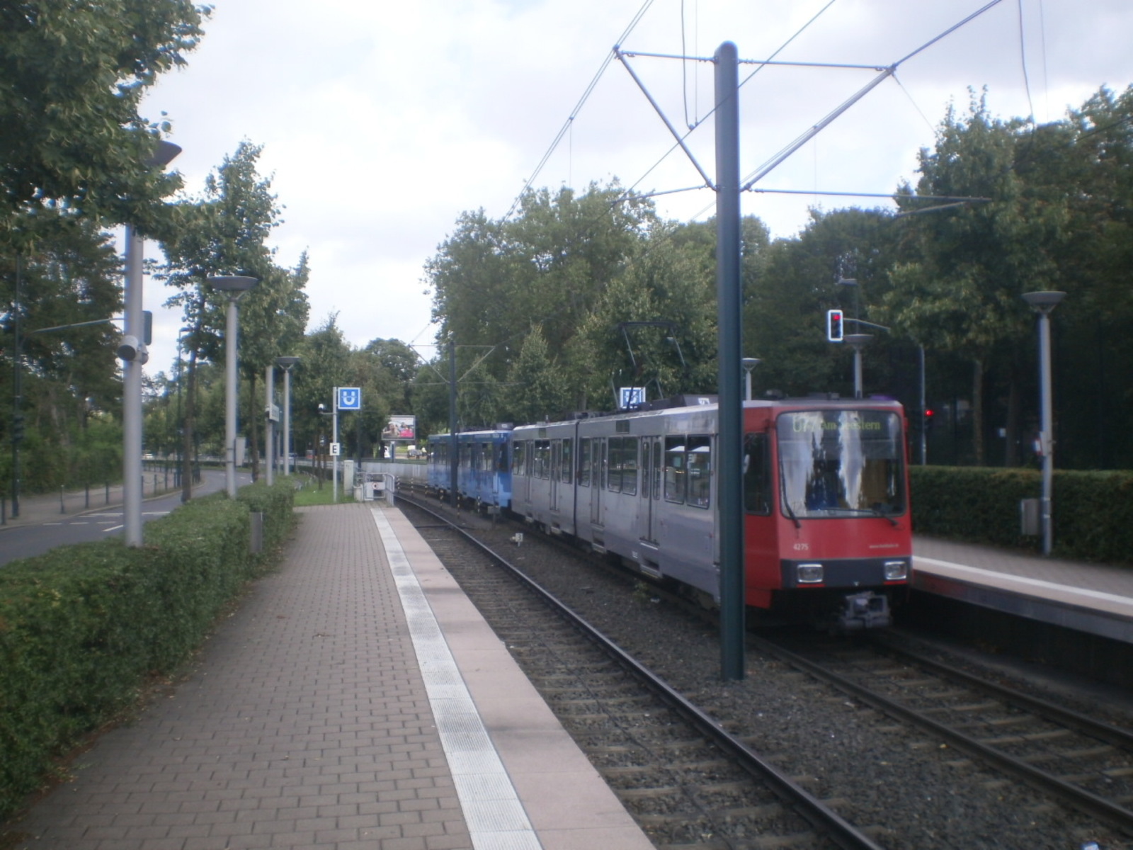 Foto van Rheinbahn Stadtbahnwagen B 4275