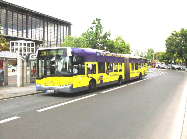 Foto van BVG Solaris Urbino 18 4165 Gelede bus door Marcel1970