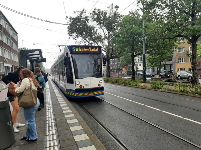 Foto van GVB Siemens Combino (2-richting) 2201 Tram door vrijgezel