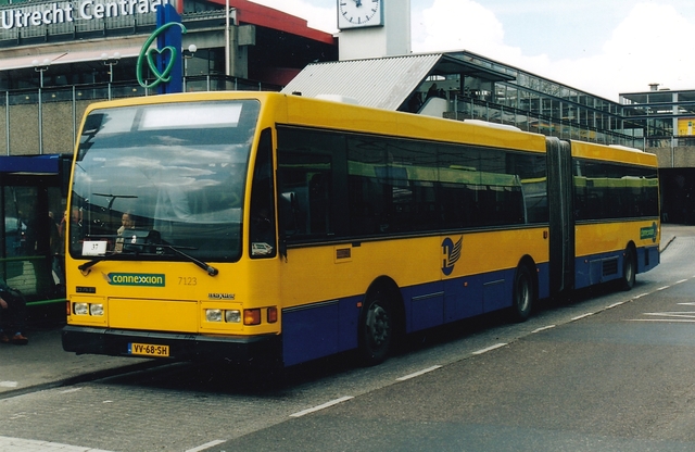 Foto van CXX Berkhof 2000NL G 7123 Gelede bus door wyke2207