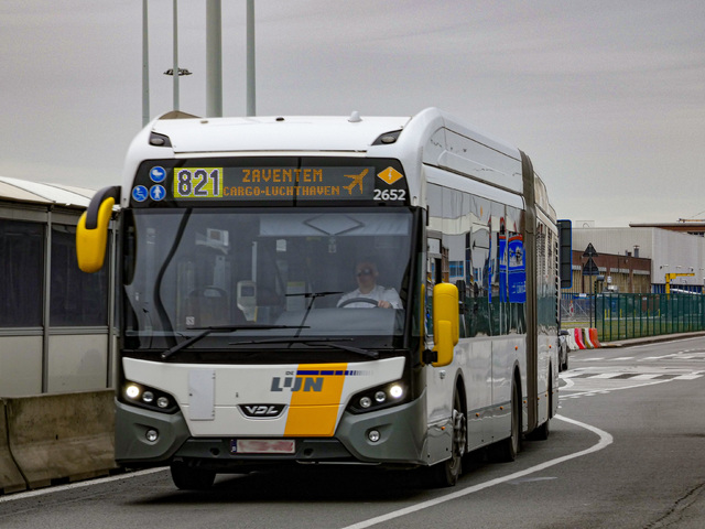 Foto van DeLijn VDL Citea SLFA-180 Hybrid 2652 Gelede bus door Delijn821