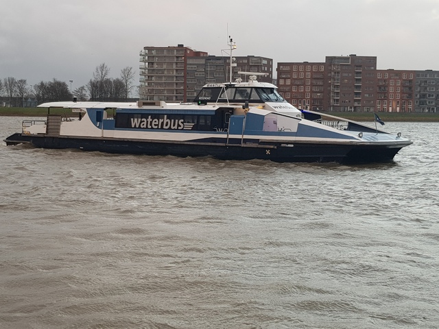 Foto van QBZ Waterbus 6703 Veerpont door treinspotter-Dordrecht-zuid