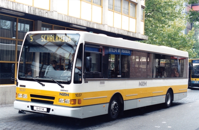 Foto van NZH Berkhof 2000NL 1037 Standaardbus door wyke2207