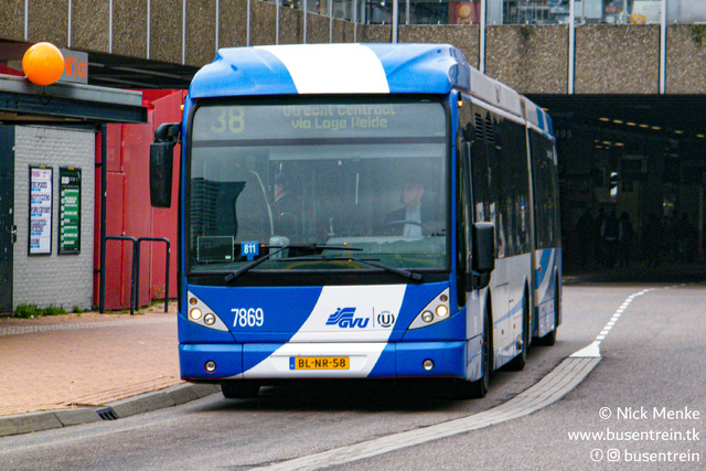 Foto van GVU Van Hool AG300 7869 Gelede bus door_gemaakt Busentrein
