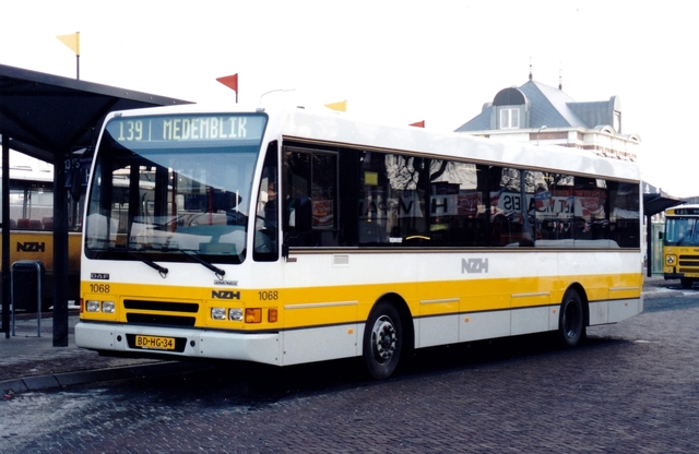 Foto van NZH Berkhof 2000NL 1068 Standaardbus door wyke2207