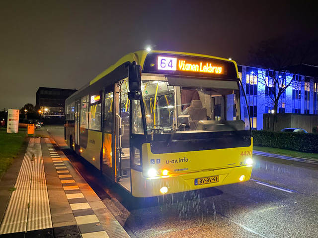 Foto van QBZ VDL Ambassador ALE-120 4420 Standaardbus door TrainspotterAmsterdam