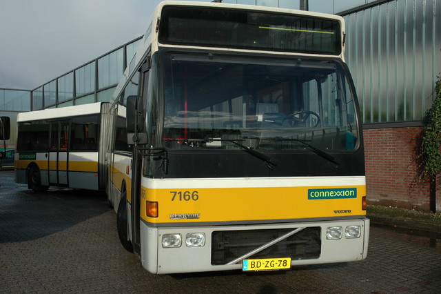 Foto van CXX Berkhof Duvedec G 7166 Gelede bus door Leom