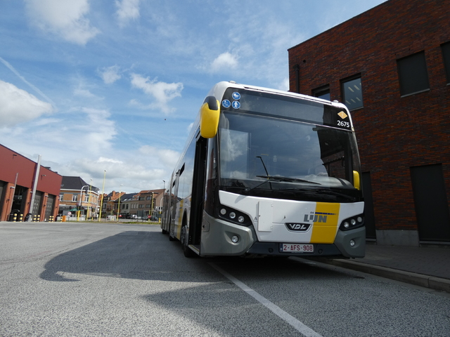 Foto van DeLijn VDL Citea SLFA-180 Hybrid 2675 Gelede bus door Delijn821