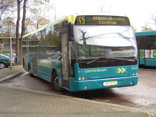 Foto van CXX VDL Ambassador ALE-120 8421 Standaardbus door Leom
