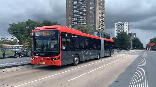 Foto van CXX Ebusco 2.2 (18mtr) 9830 Gelede bus door Stadsbus