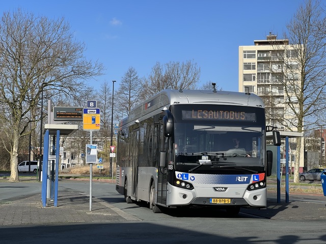 Foto van RET VDL Citea SLE-120 Hybrid 1303 Standaardbus door_gemaakt Stadsbus