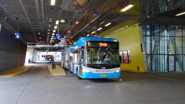 Foto van HER Hess Swisstrolley 5235 Gelede bus door_gemaakt OVdoorNederland