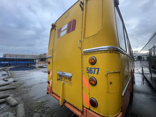 Foto van NBM Leyland-Den Oudsten Standaardstreekbus 5677 Standaardbus door M48T