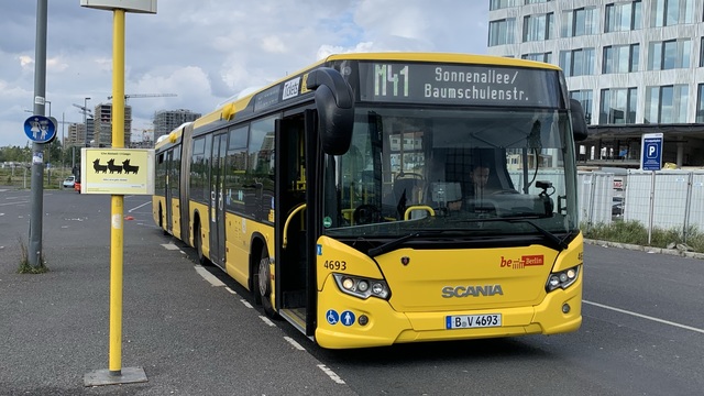 Foto van BVG Scania Citywide LFA 4693 Gelede bus door Stadsbus
