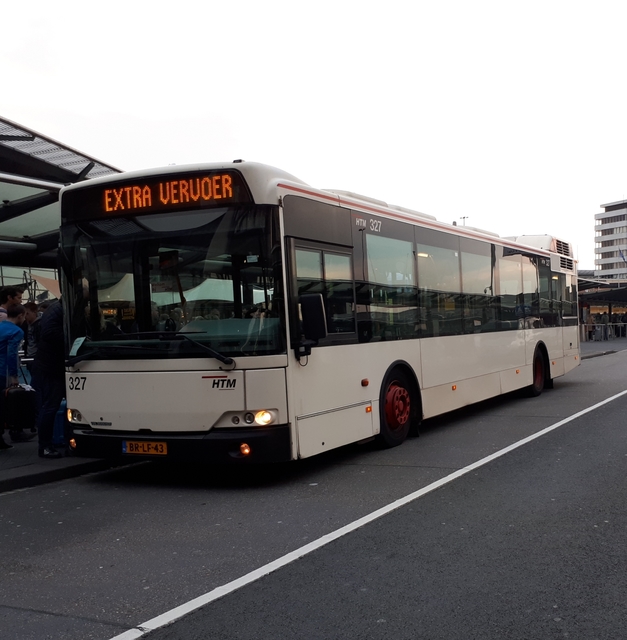 Foto van HTM Berkhof Diplomat 327 Standaardbus door glenny82