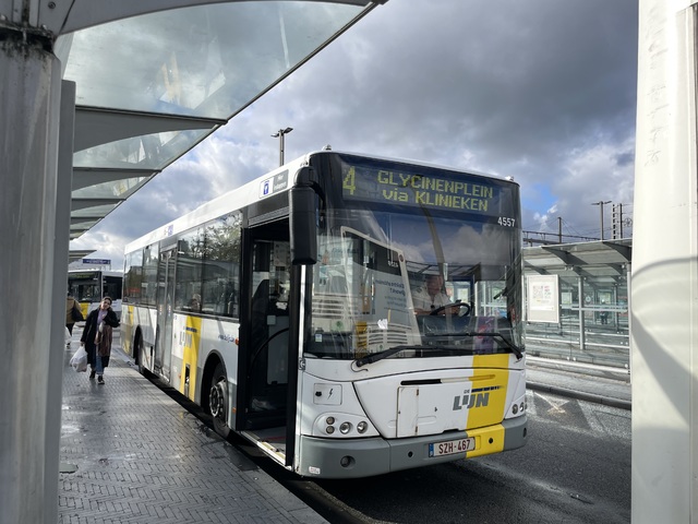 Foto van DeLijn Jonckheere Transit 2000 4557 Standaardbus door M48T