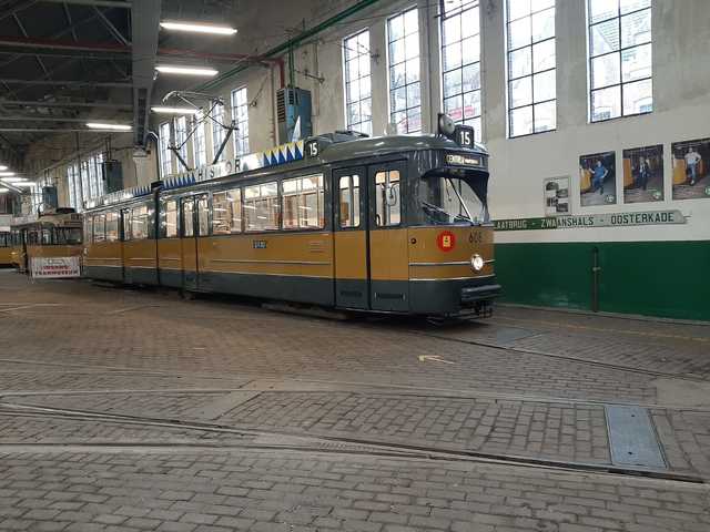 Foto van RoMeO Rotterdamse Düwag GT6 608 Tram door vrijgezel