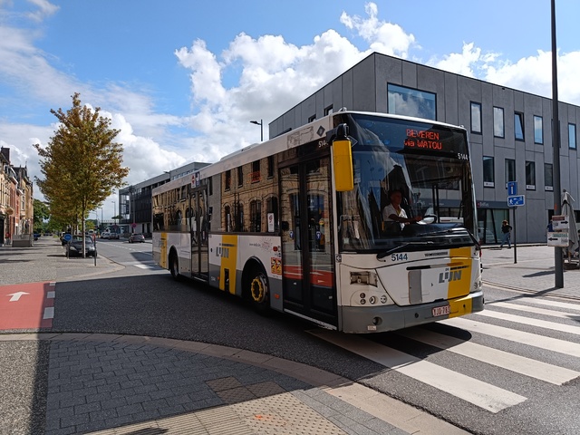 Foto van DeLijn Jonckheere Transit 2000 5144 Standaardbus door BusfanTom