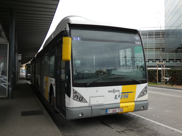 Foto van DeLijn Van Hool AG300 5183 Gelede bus door Delijn821