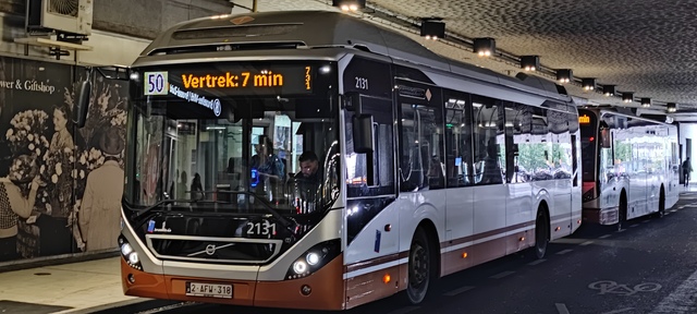 Foto van MIVB Volvo 7900 Hybrid 2131 Standaardbus door MHVentura